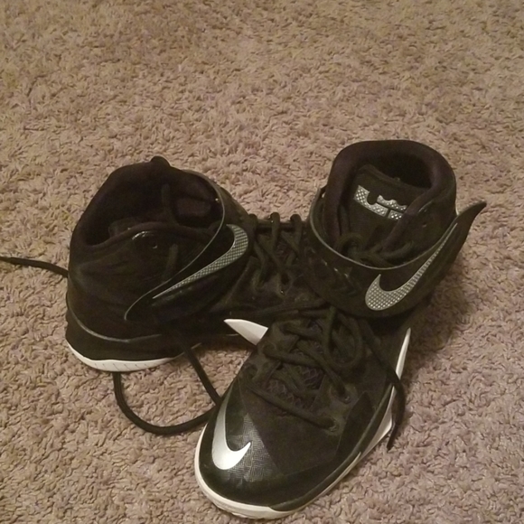 Nike - Picture 3 of 3